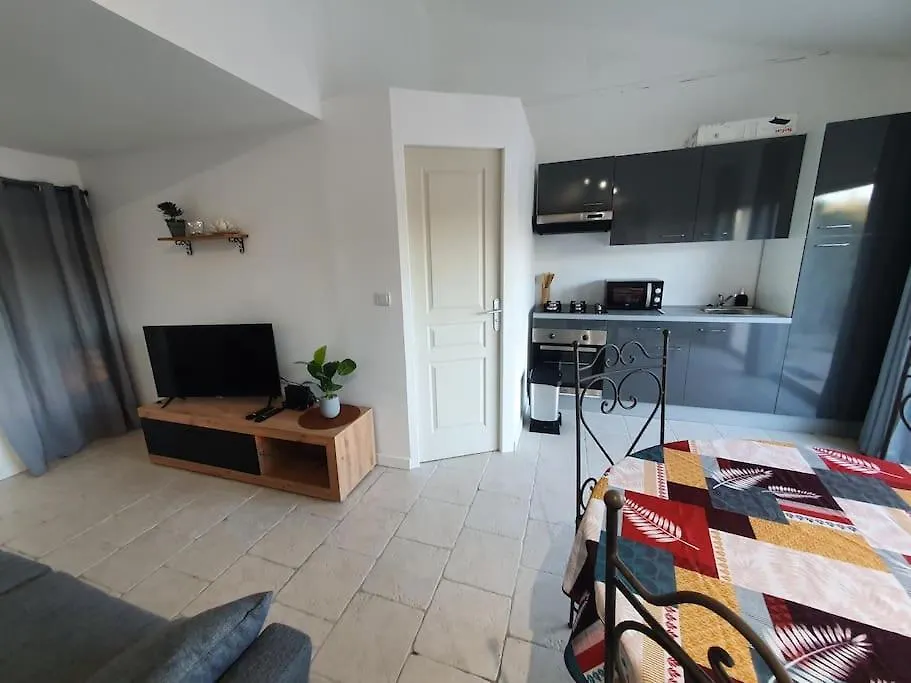 Havre De Paix Au Bord Des Alpilles Villa Eyguières Feriehus
